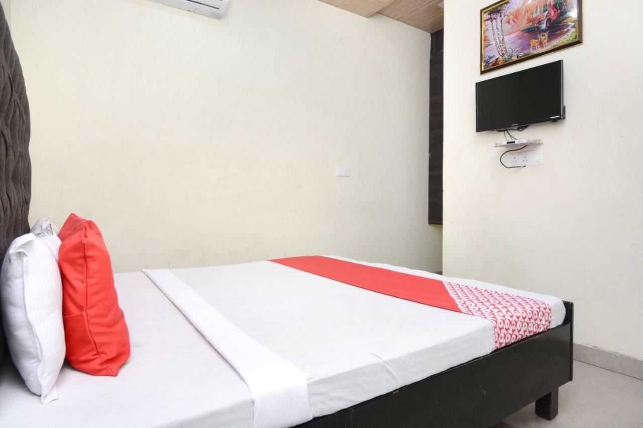 Oyo 29409 Hotel Best Sleep Inn Jalandhar Eksteriør billede